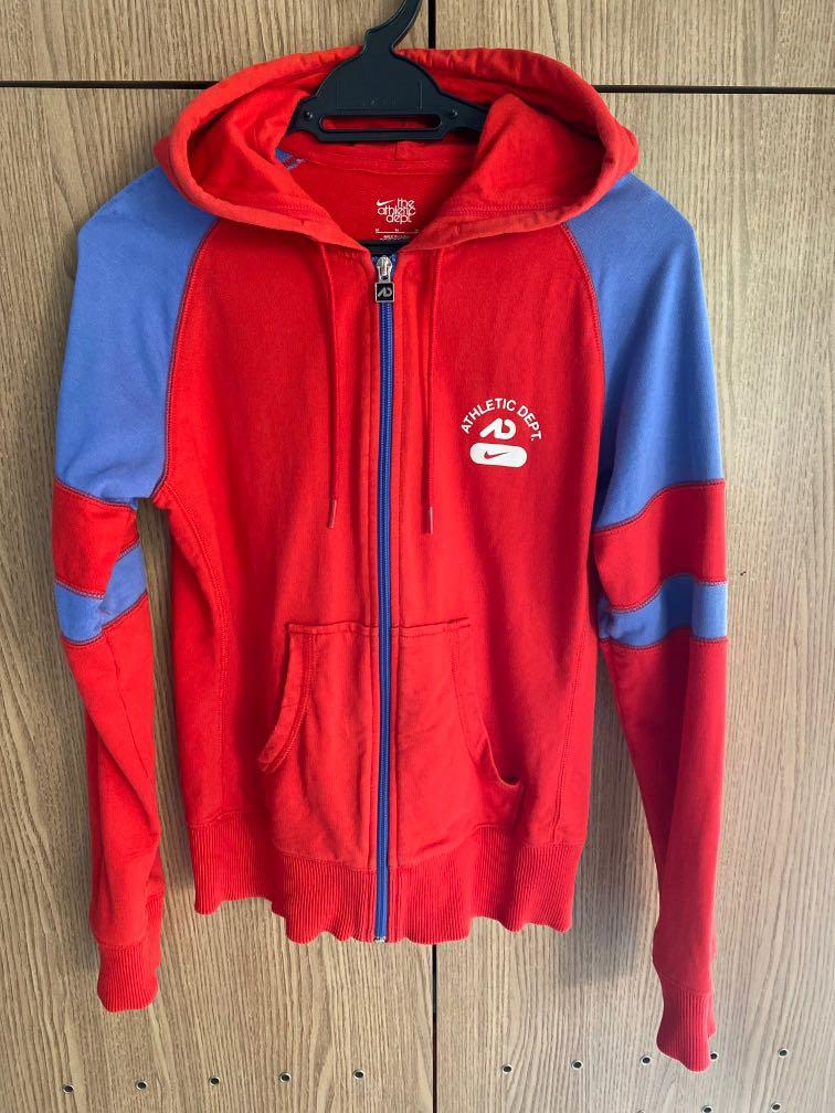 Nike athletic jumper top