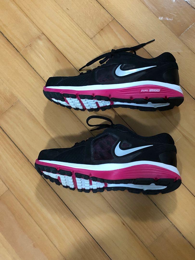 Fest ejendom Gør det ikke Nike dual fusion run black pink & white, 女裝, 鞋, 波鞋- Carousell