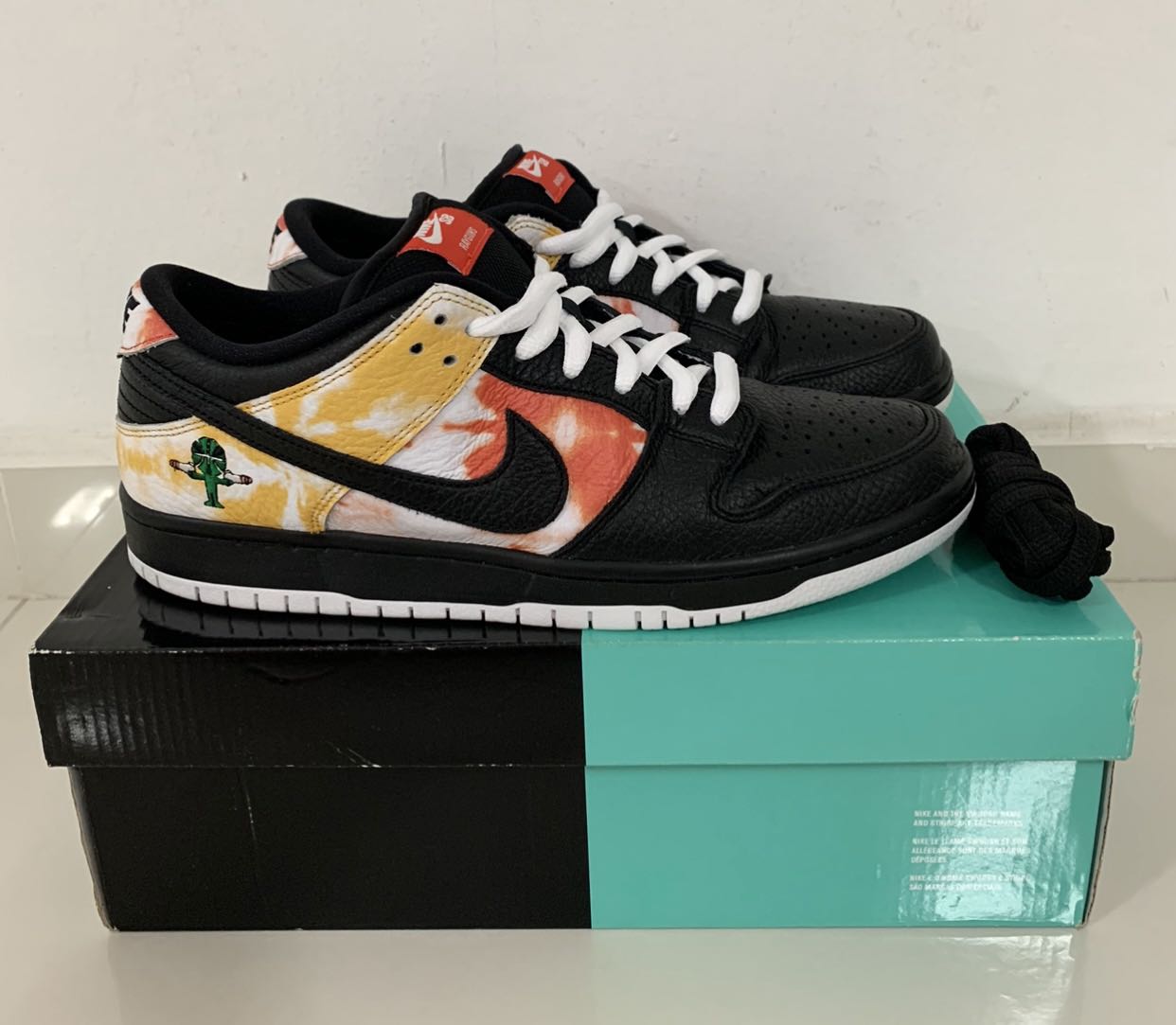 sb dunk low raygun