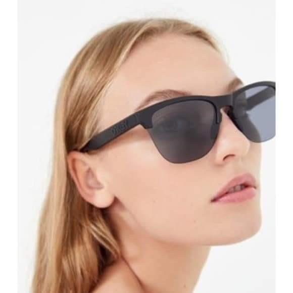 Oakley frogskins sales lite womens