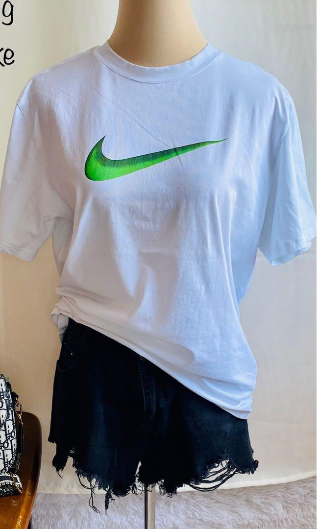 Original NIKE Men Shirt, Women's Fashion, Tops, Shirts on Carousell