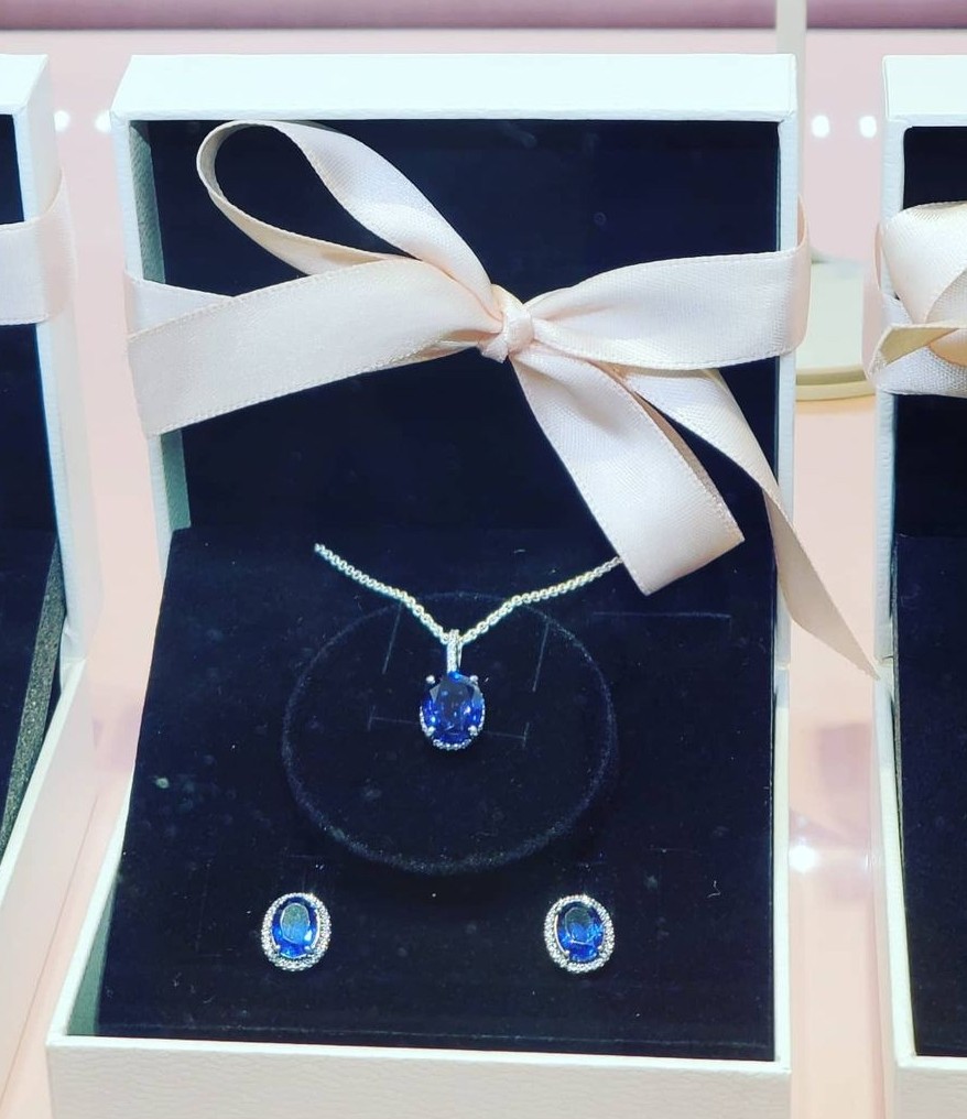 jewelry earrings and necklace in silver 