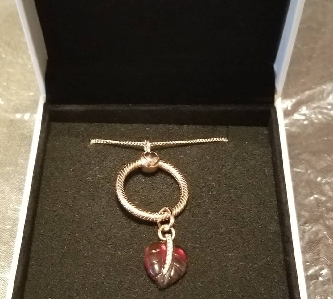 Pandora moments necklace with set of 1 