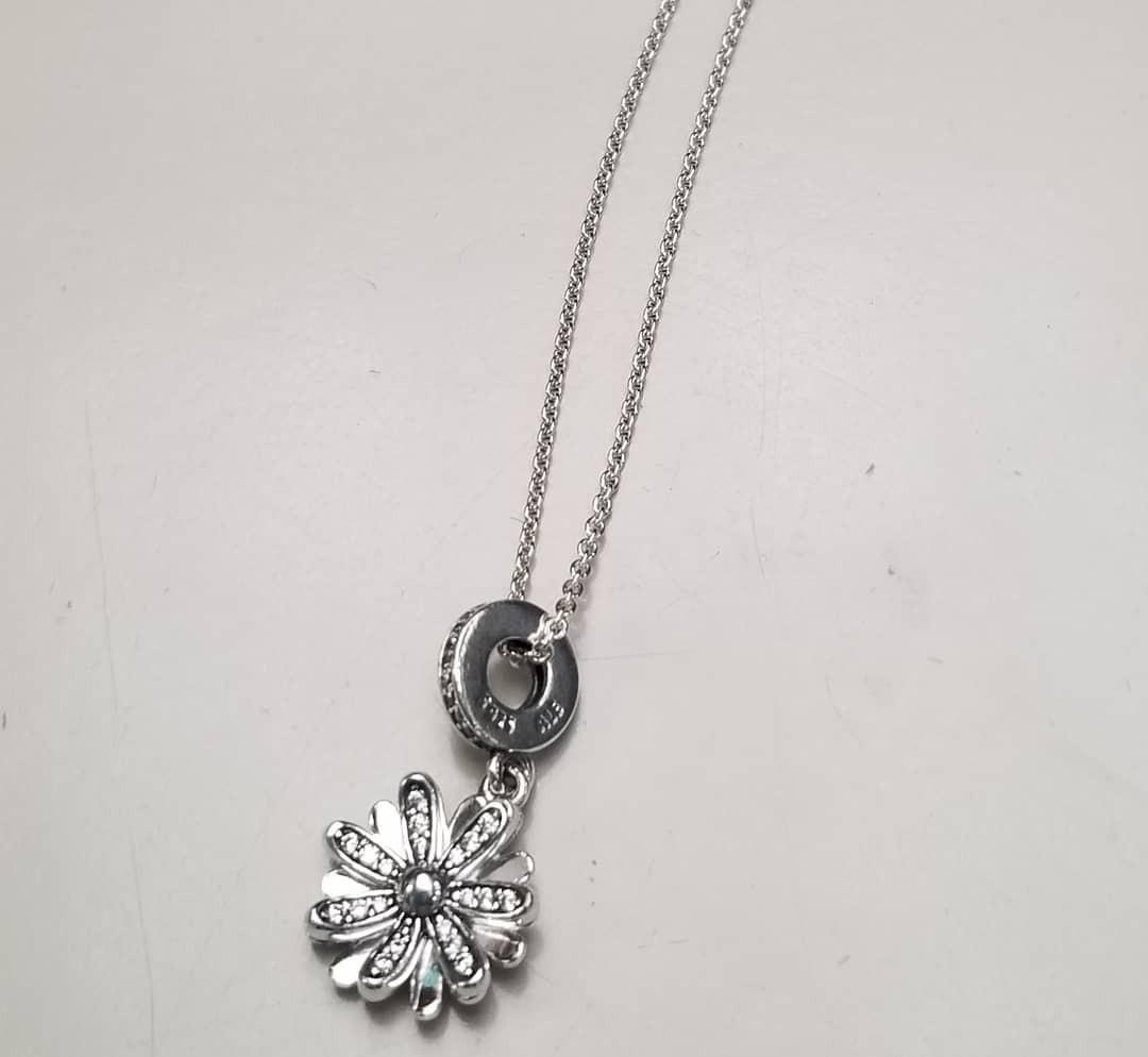 Pandora silver flowers pendant necklace 