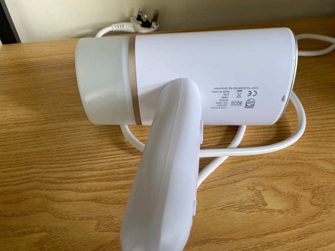 PHILIPS （分類：熨斗及掛熨機）位於 Hong Kong。 由 lee_kit 提交（商品編號 1165248403，圖片 3）。簡介： 用過一次。