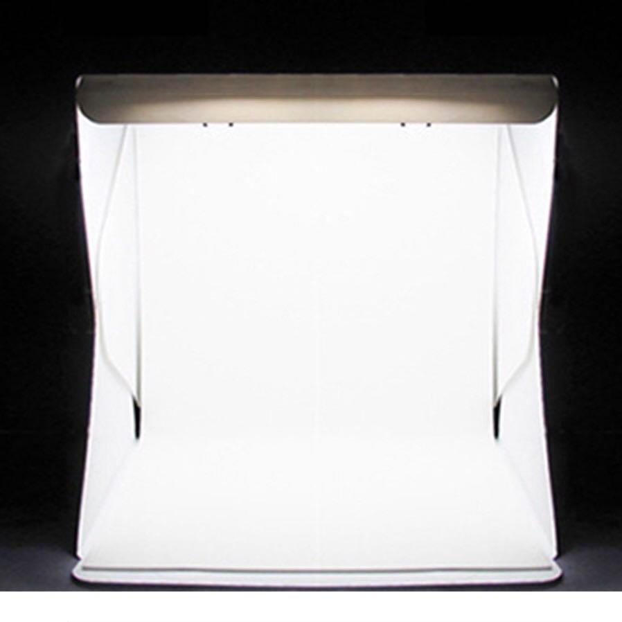 Portable Lightbox (Category: Lighting & Studio Equipment) located in Manila. Submitted by emmarim (Listing ID 1165334507, Image 1). Description: Portable lightbox Got this sa shopee for around 700+ Last 2 pic is the actual picture 12inches ruler for scale Complete inclusions Message for more details .