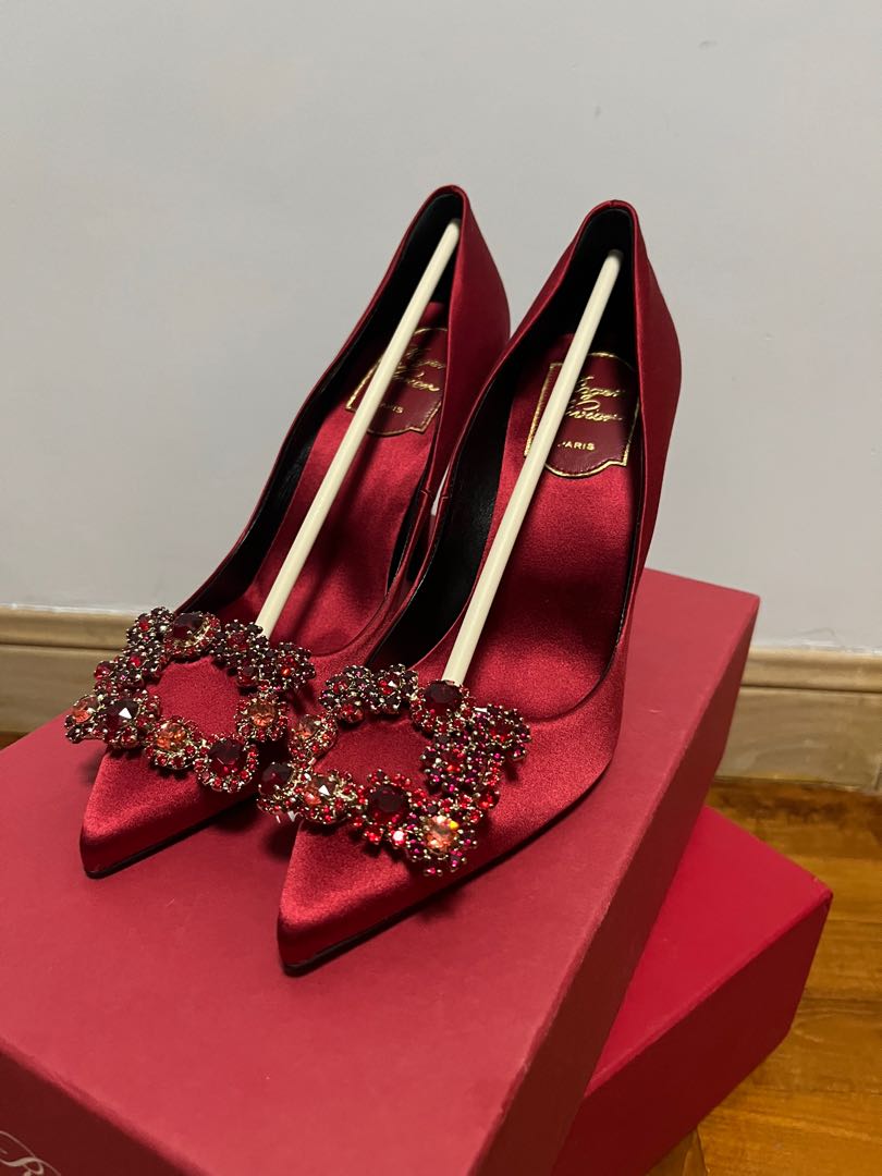Roger vivier sale red heels