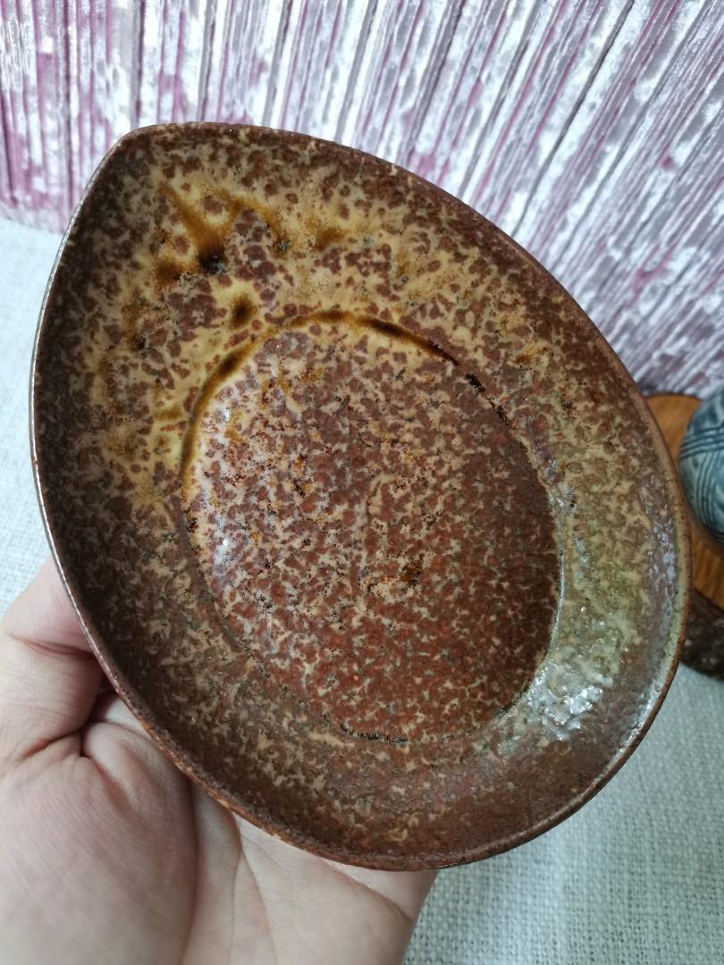 Rough Cups Set (Category: Coffee & Tea Tableware) located in Talisay. Submitted by enavnai13 (Listing ID 1165411086, Image 2). Description: Rough Cups Set 4 pcs With small chip on lid yung isang cup, near the handle Please swipe to see item measurements 250 all + SF #CVTavailable #japansurplusph #stonewareph #stoneware #ceramics #mugs #cups #plates #japanstoneware #japanstoneware #japanceramic #japansurplus #coffeelovers #coffeelover.