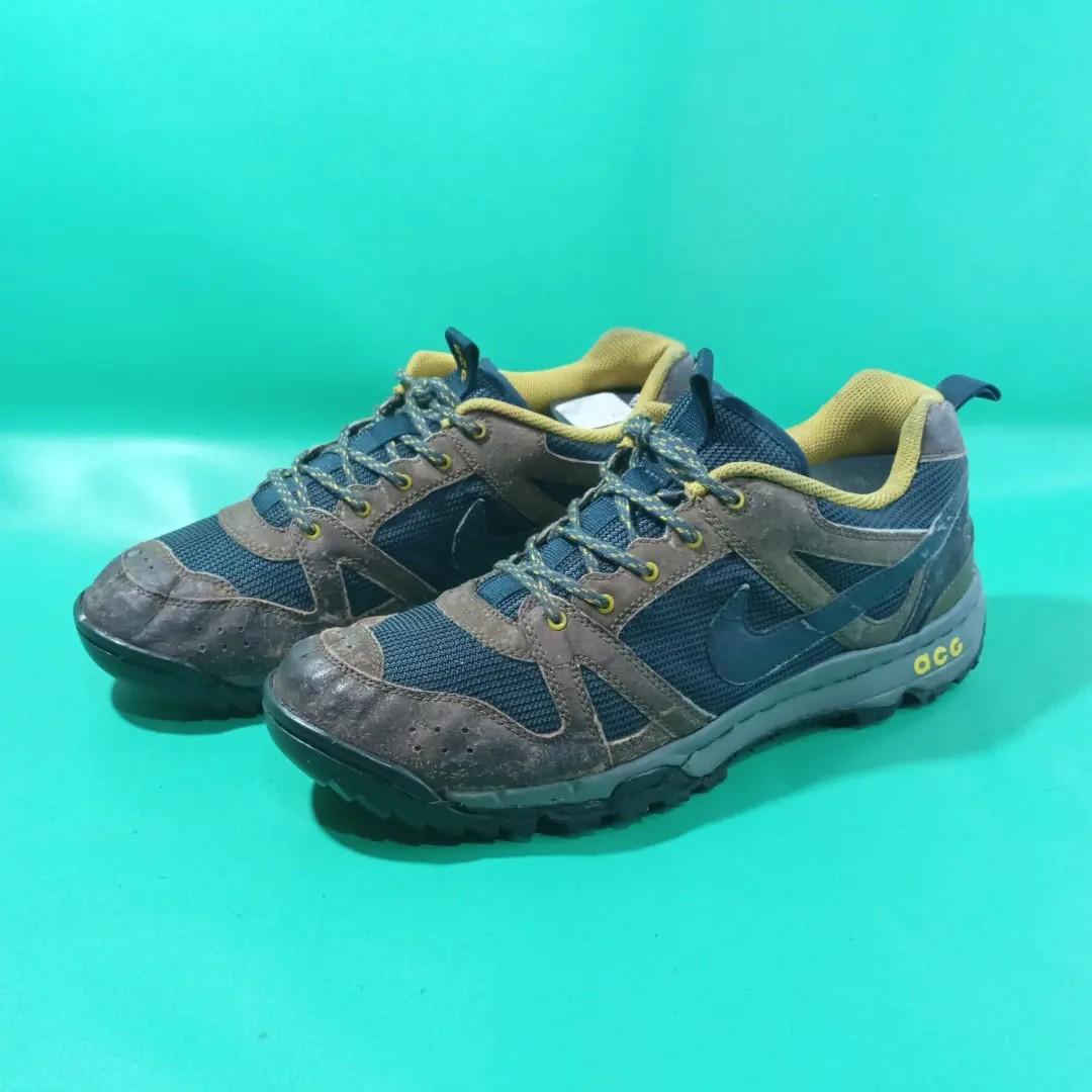 Sepatu nike outdoor top