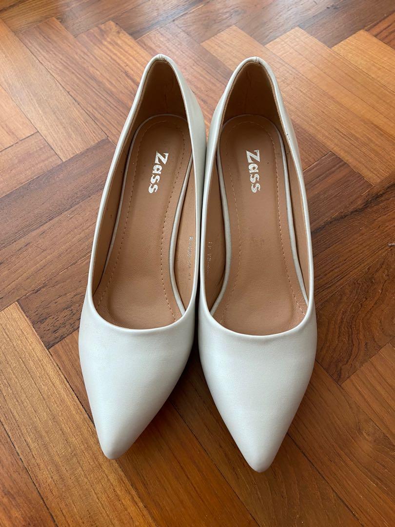 White heels short 2025