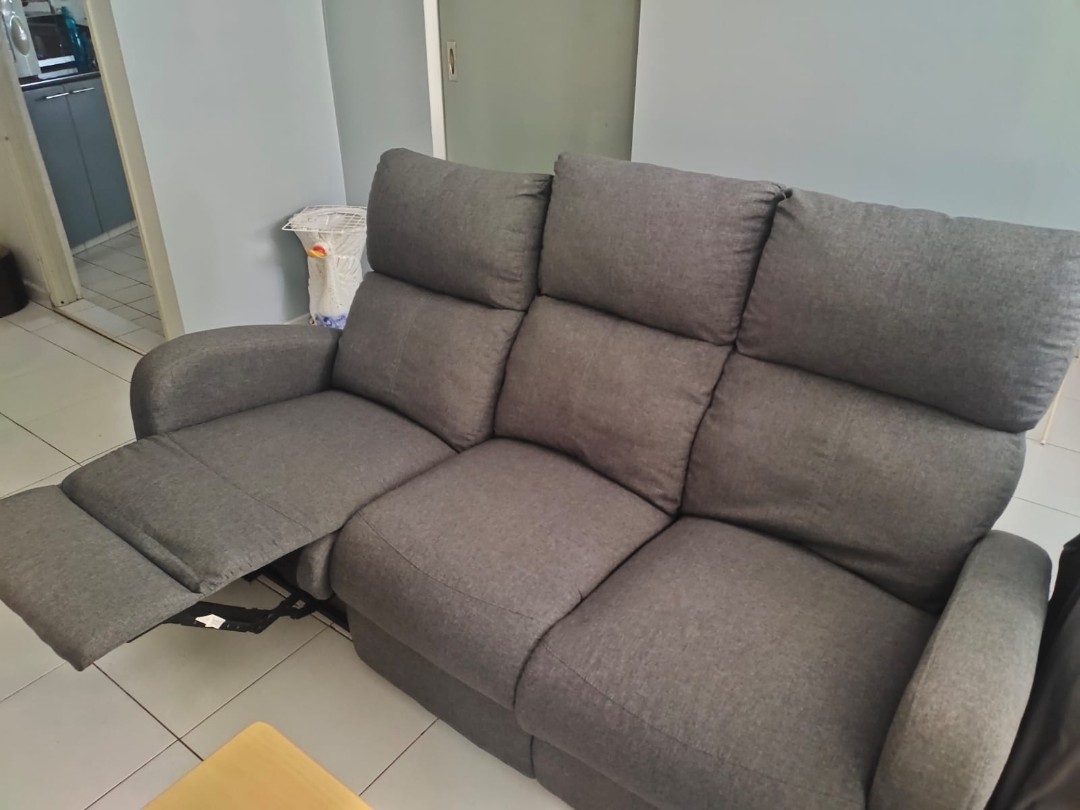Sofa (Recliner), Furniture & Home Living, Furniture, Sofas on Carousell