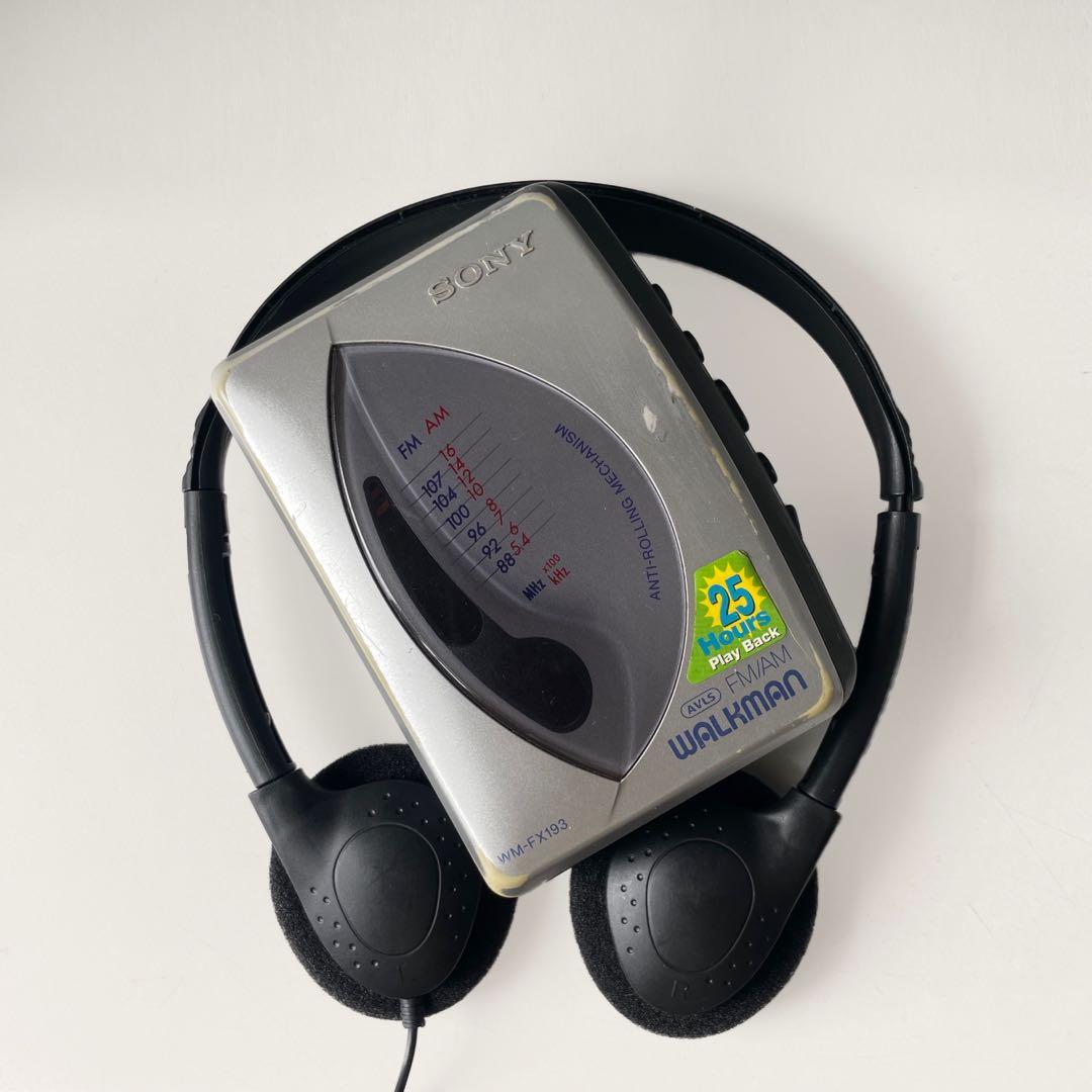 Walkman Sony WM-FX193 Radio Cassette Vintage 90's – Baladeur Argenté AM/FM