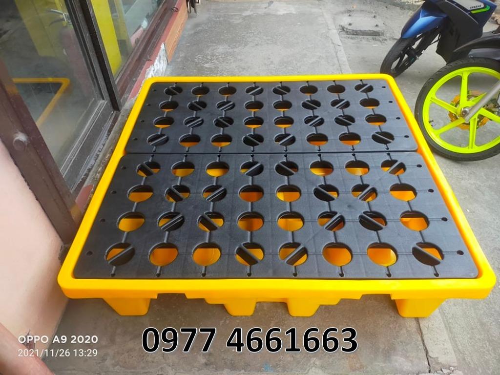 Spill pallet 007 (Category: Construction & Building Materials) located in Bacoor. Submitted by __CLaude__ (Listing ID 1165243526, Image 1). Description: Direct Supplier Spill pallets Spill control pallets are ideal for the safe storage of drums, containers and some IBC's. The heavy duty poly construction is UV stabilised, chemical resistant and easy to move around your warehouse or yard. These are a quality product at a reasonable price that can 