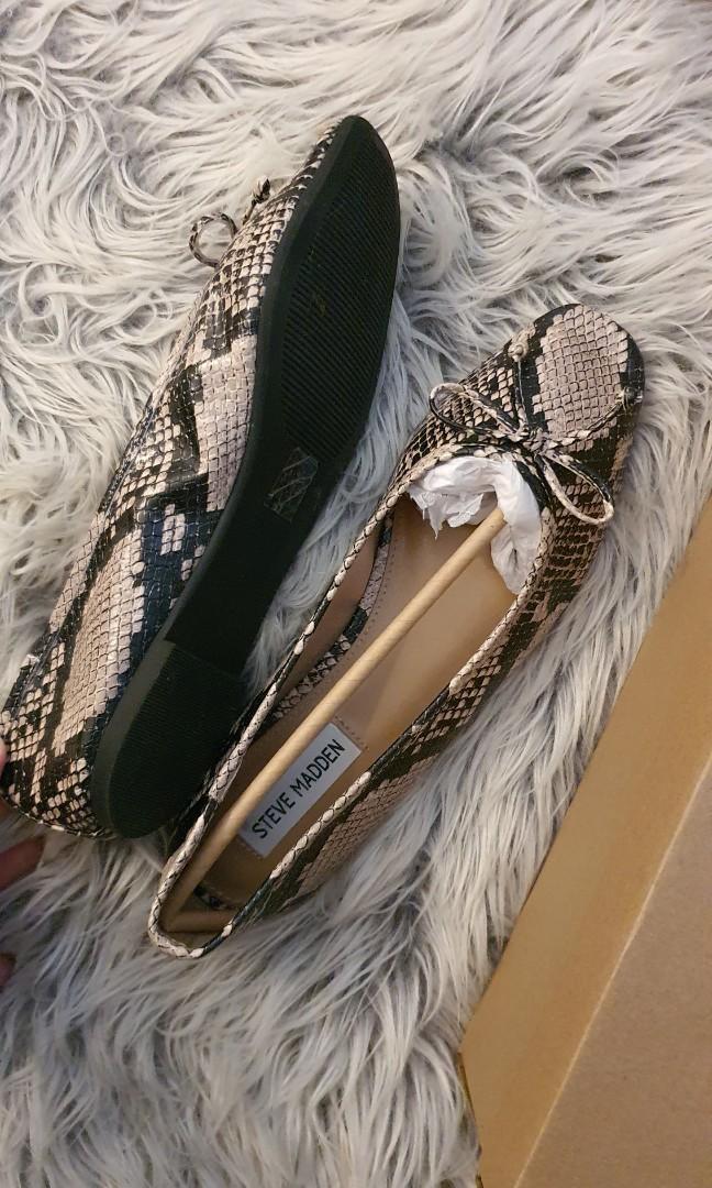 Steve madden snake flats store