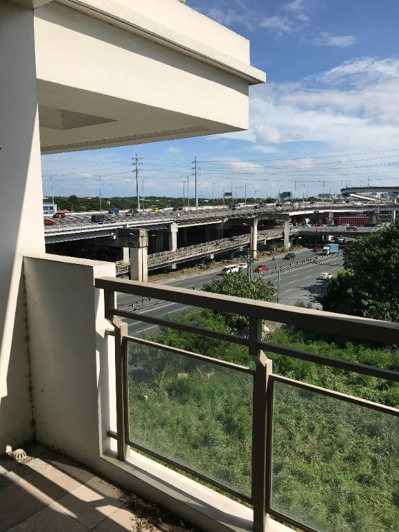 Studio Unit DMCI Fairway Terraces, Villamor Airbase SLEX Pasay City