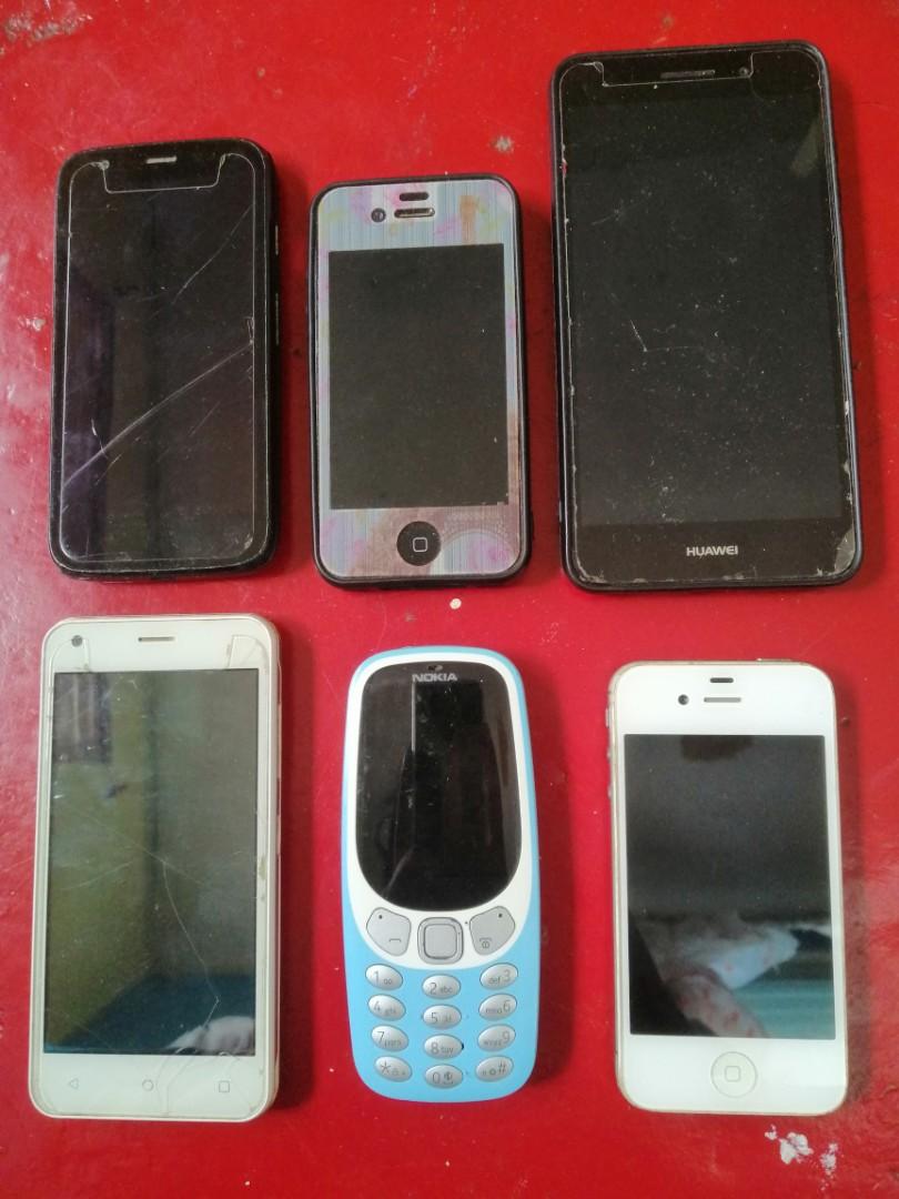 Take all 6pcs defective cellphone (Category: Android Others) located in Rizal. Submitted by gavepsalmstuff (Listing ID 1165259304, Image 1). Description: please make reading a habit 1. motorola - bigla na lang nagba black out. sira sim slot. pang wifi na lang pag naayos yung sira. ganda ng cam nito. super linaw. ang hirap na iopen.😢 2. iPhone 4 - black na lang screen. bukod pa dun sa sira nya sa upper part. sira din sim tray, di na natatanggal. 