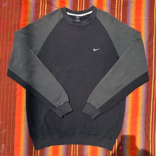 (Category: ) located in . Submitted by colourfulthrift (Listing ID 1165298930, Image 1). Description: .