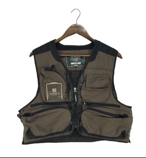 Bassdash fishing vest, Men's Fashion, Coats, Jackets and Outerwear on  Carousell