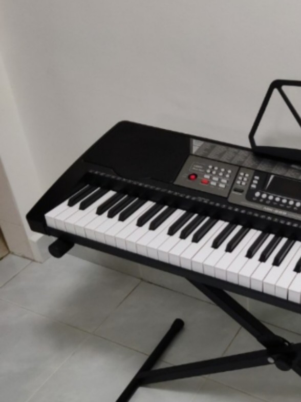 Well used electric keyboard MK829, Hobbies & Toys, Music & Media