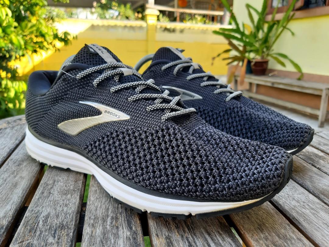 10.5UK BROOKS REVEL 2 Men s Fashion Footwear Sneakers on Carousell