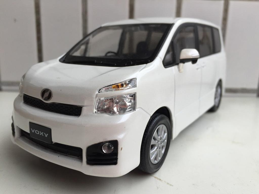 限時預訂 1 24 Voxy 70系後期白色豐田原廠金屬模型toyota 興趣及遊戲 玩具 遊戲類 Carousell