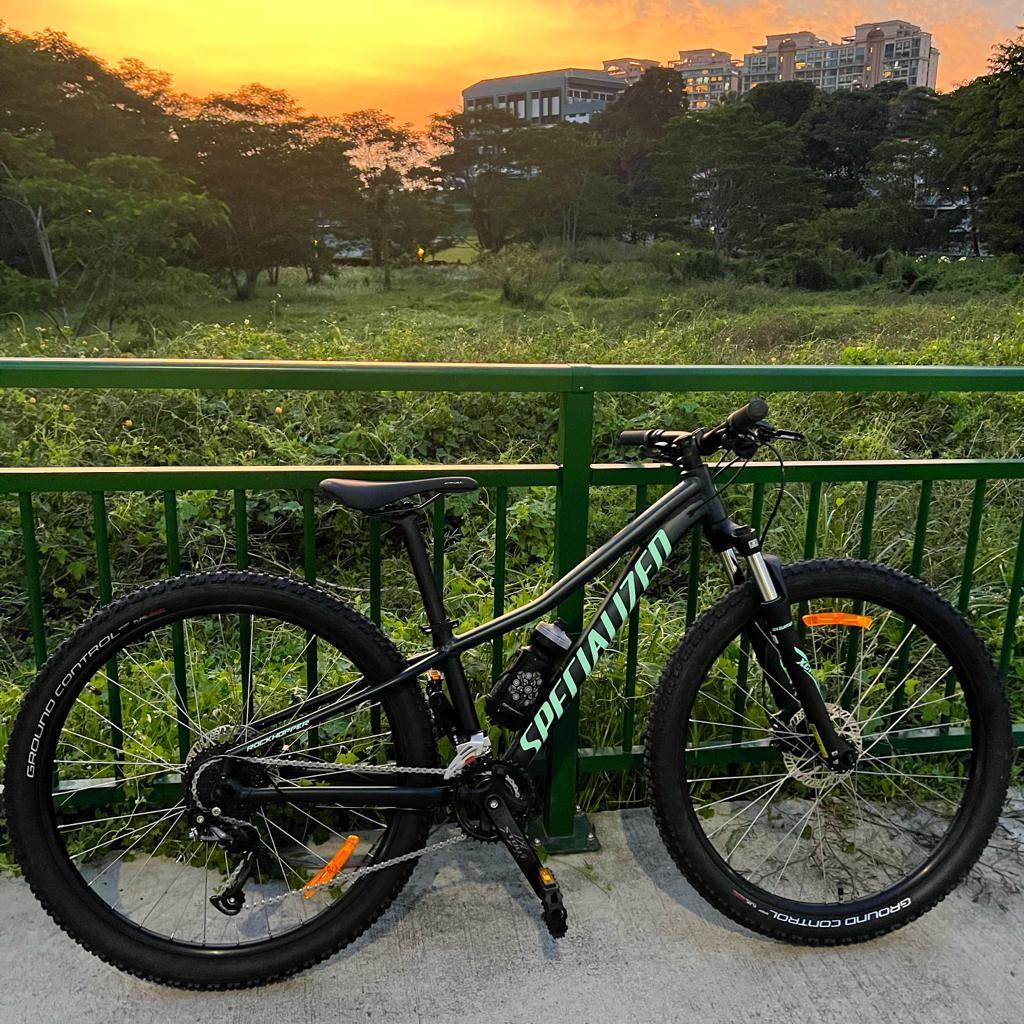 Specialized rockhopper sport 2025 27.5 for sale