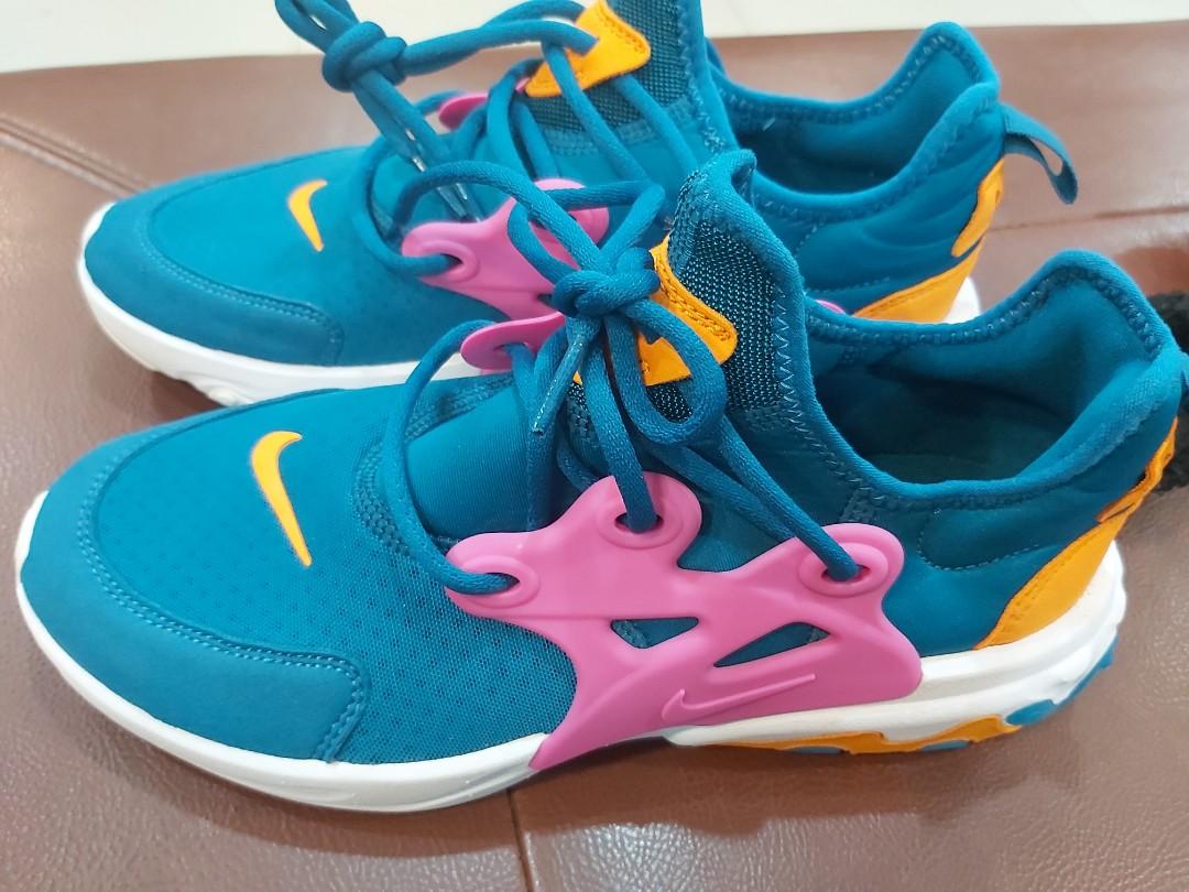 AUTHENTIC AND BRAND NEW NIKE REACT PRESTO GS GREEN KIDS SIZE 6Y