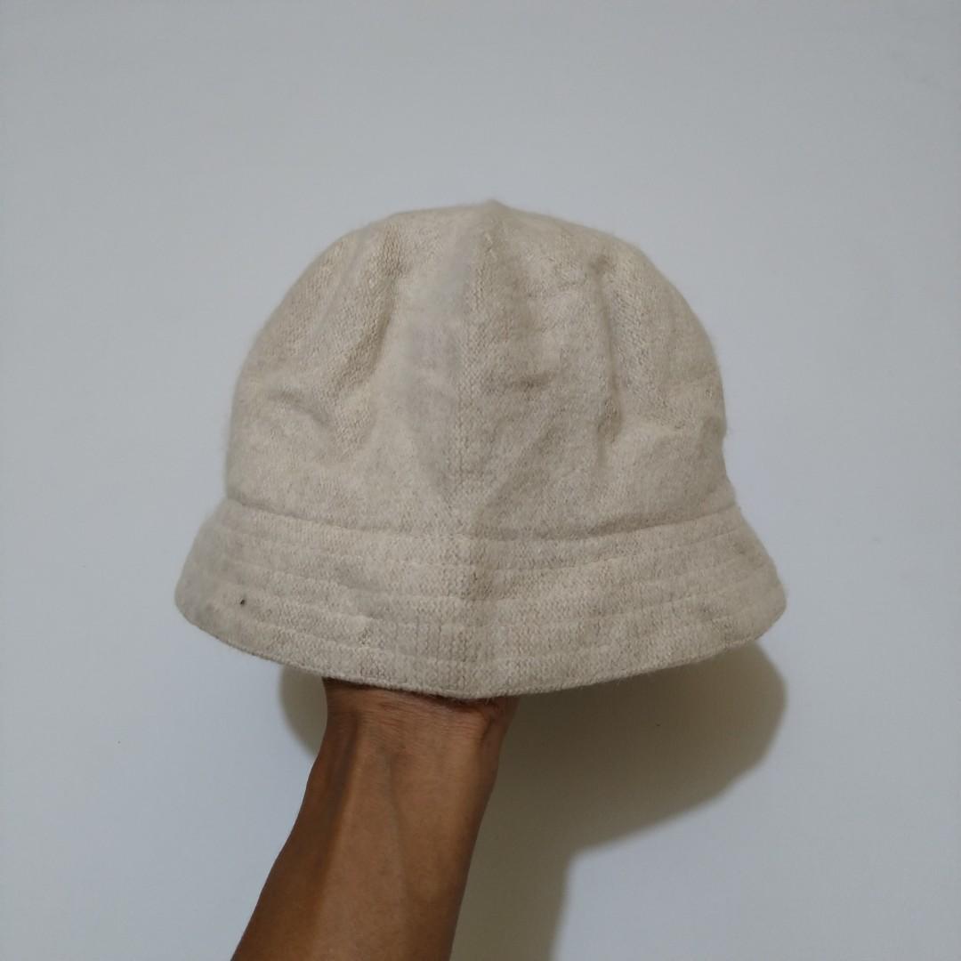 Bucket hat gap second bekas preloved 