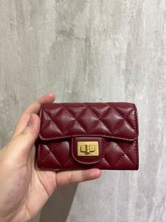(Category: ) located in . Submitted by blingandbags (Listing ID 1165569147, Image 1). Description: .