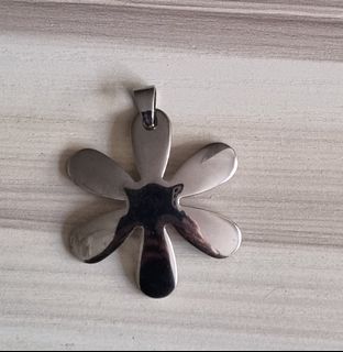 (Category: ) located in . Submitted by Joy2888 (Listing ID 1165442540, Image 1). Description: .