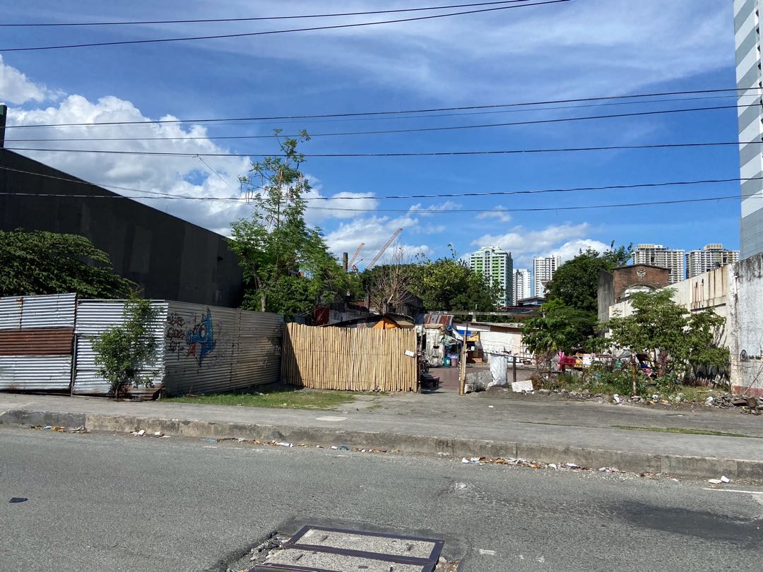 (Category: ) located in . Submitted by ADB.Realtor (Listing ID 1065124610, Image 1). Description: .