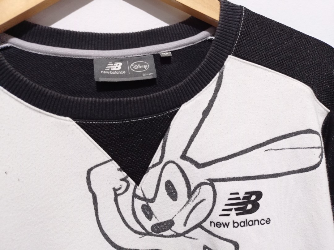 Crewneck New balance x disney