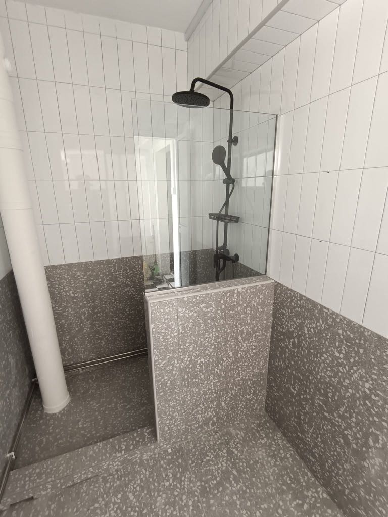 (Category: ) located in . Submitted by CarpenterATWerk (Listing ID 1165590786, Image 1). Description: .