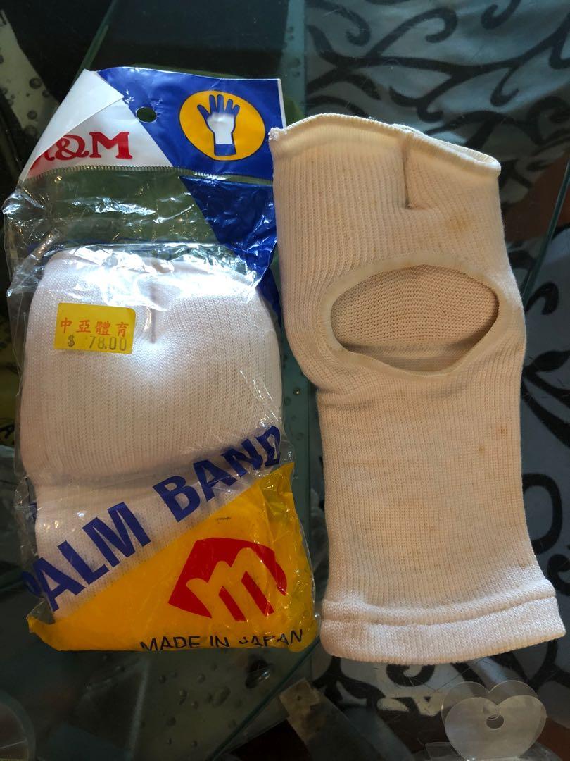 Hand protector （分類：其他運動配件）位於 Hong Kong。 由 michshum 提交（商品編號 1165463293，圖片 1）。簡介： One brand new, one well used Anyone interested WhatsApp 98884860。