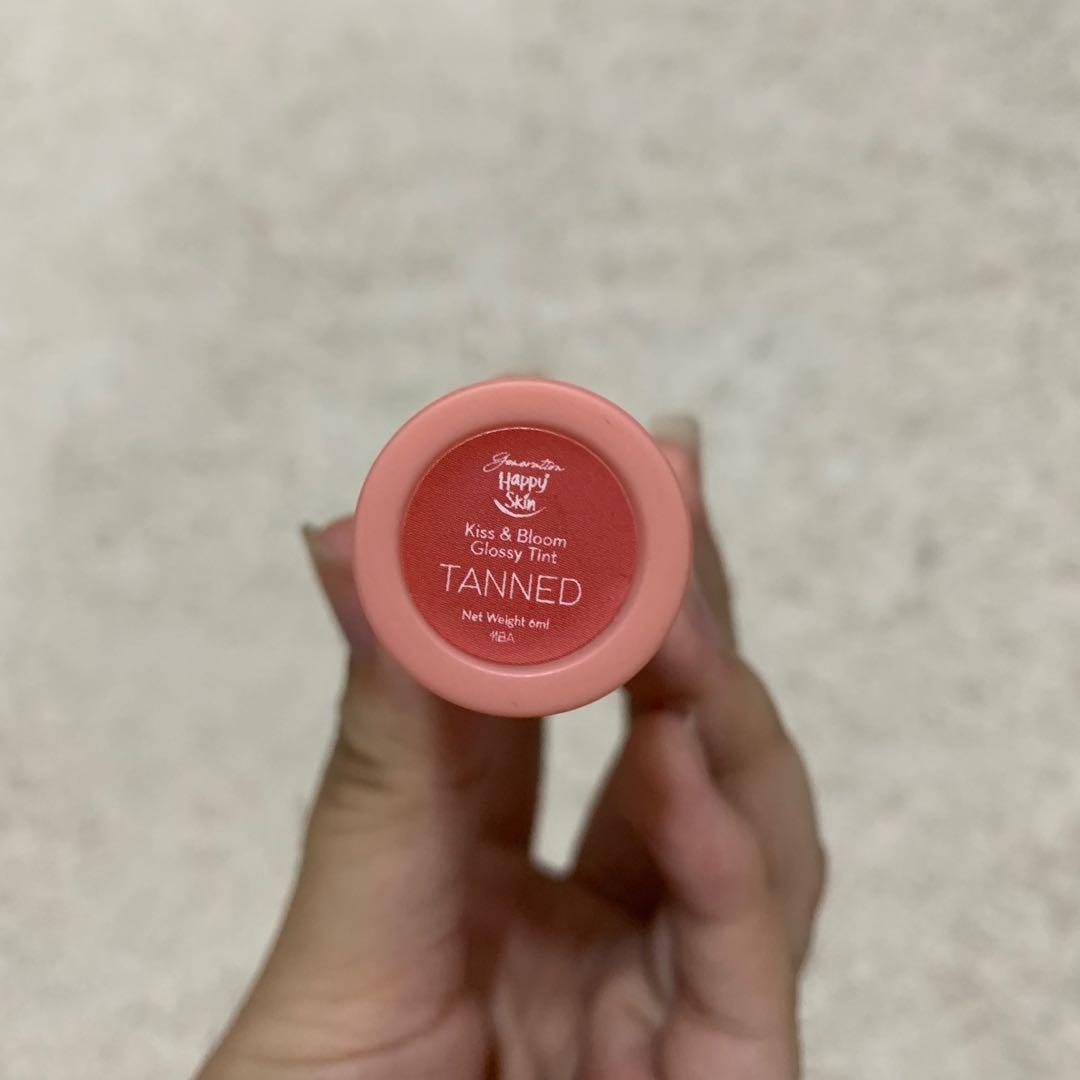 happy skin kiss & bloom glossy tint in the shade tanned, Beauty