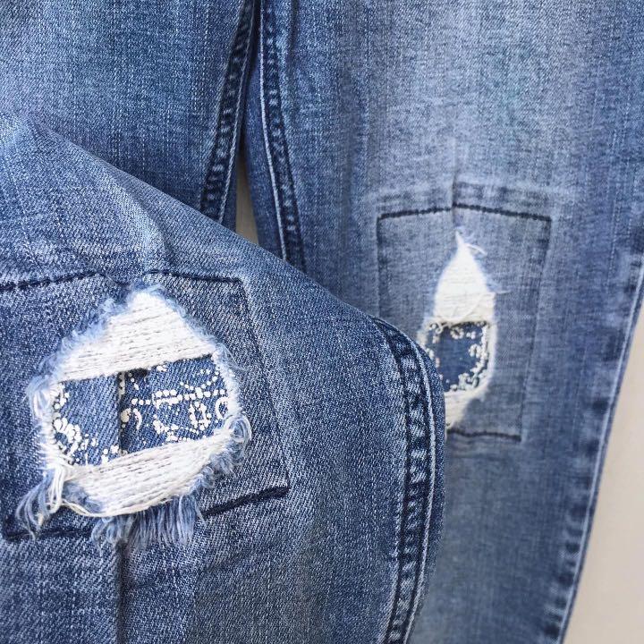 Hollister ripped jeans, Fesyen Wanita 