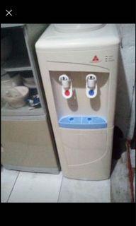 HOT AND COLD DISPENSER