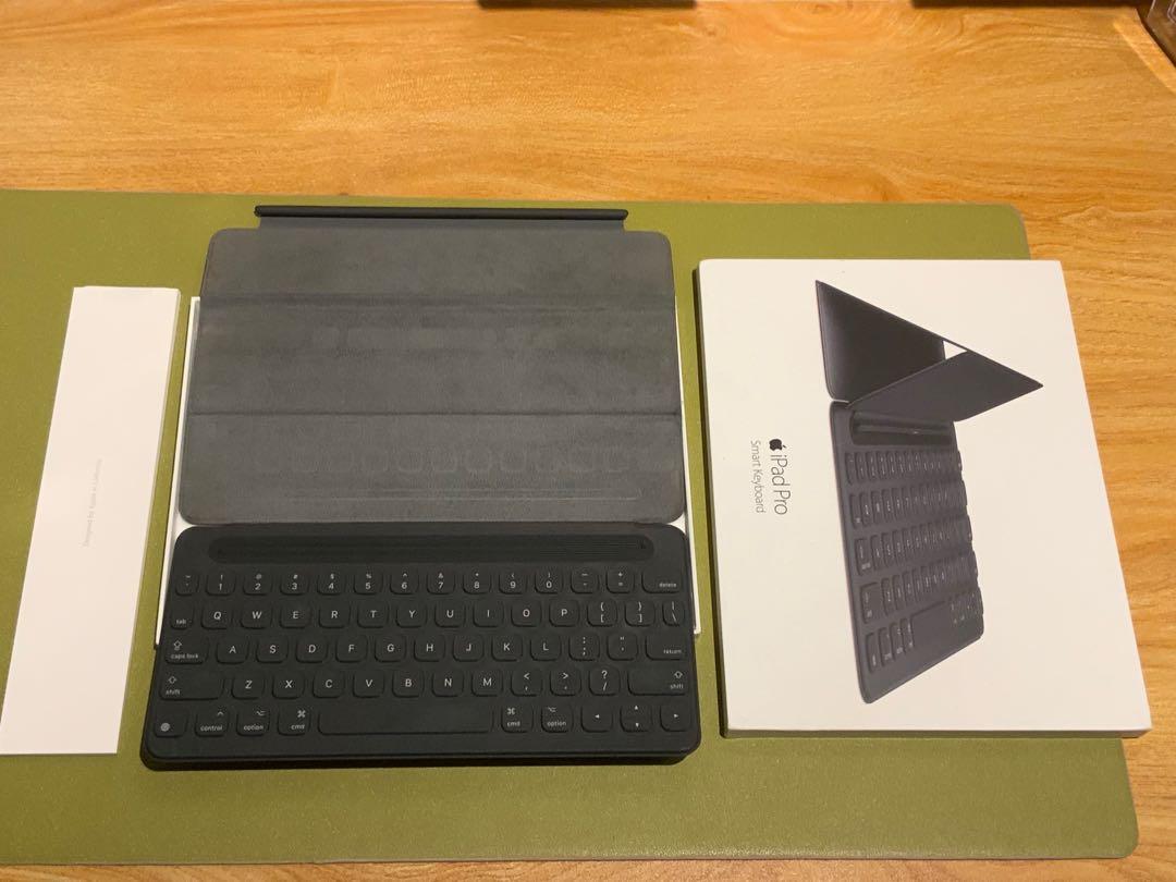 iPad Smart Keyboard (Category: Computer Keyboard) located in Pasig City. Submitted by meowstuff_ (Listing ID 1165532370, Image 1). Description: - used but handled with care :) - og price according to the apple website is ₱8,990 rfs: upgraded to the recent ipad pro.