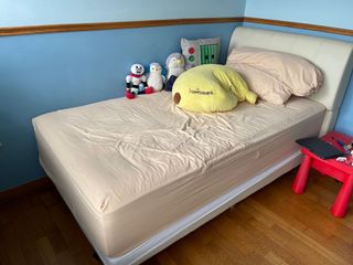(Category: ) located in . Submitted by ivleeeeeem (Listing ID 1165555338, Image 1). Description: .