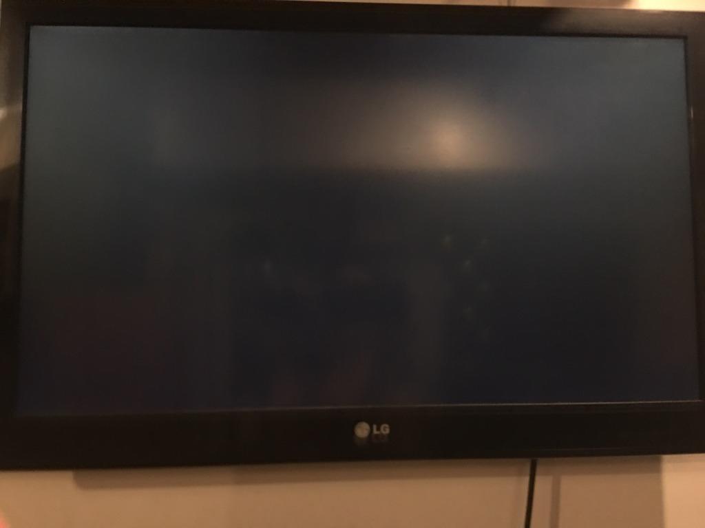 LG 30" TV, TV & Home Appliances, TV & Entertainment, TV on Carousell