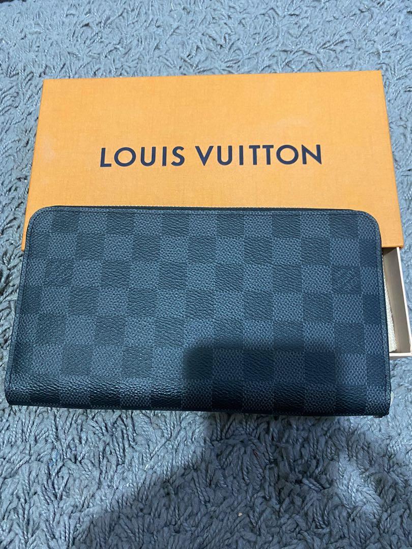 Louis Vuitton Long wallet ( Black ), Men's Fashion, Watches