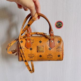 (Category: ) located in . Submitted by ewanceshoppe (Listing ID 1165549380, Image 1). Description: .