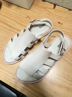 (Kategori: ) berada di . Dikirim oleh esterhanny (ID iklan 1165532528, Gambar 1). Deskripsi: .
