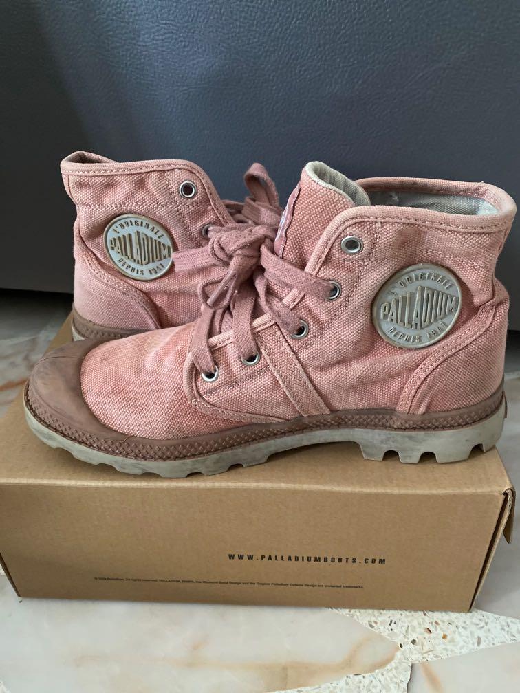 Palladium discount pink shoes