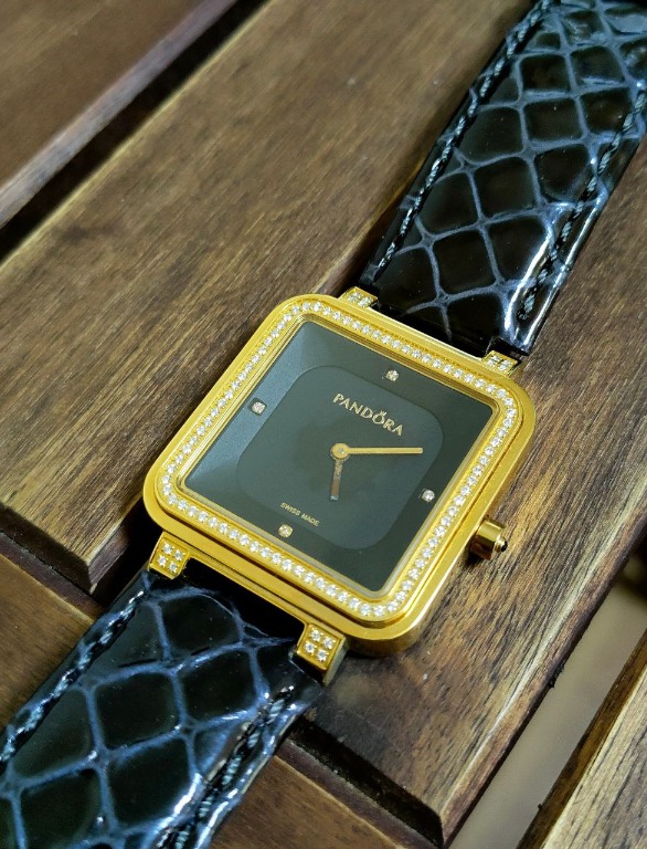 Pandora grand online cushion watch