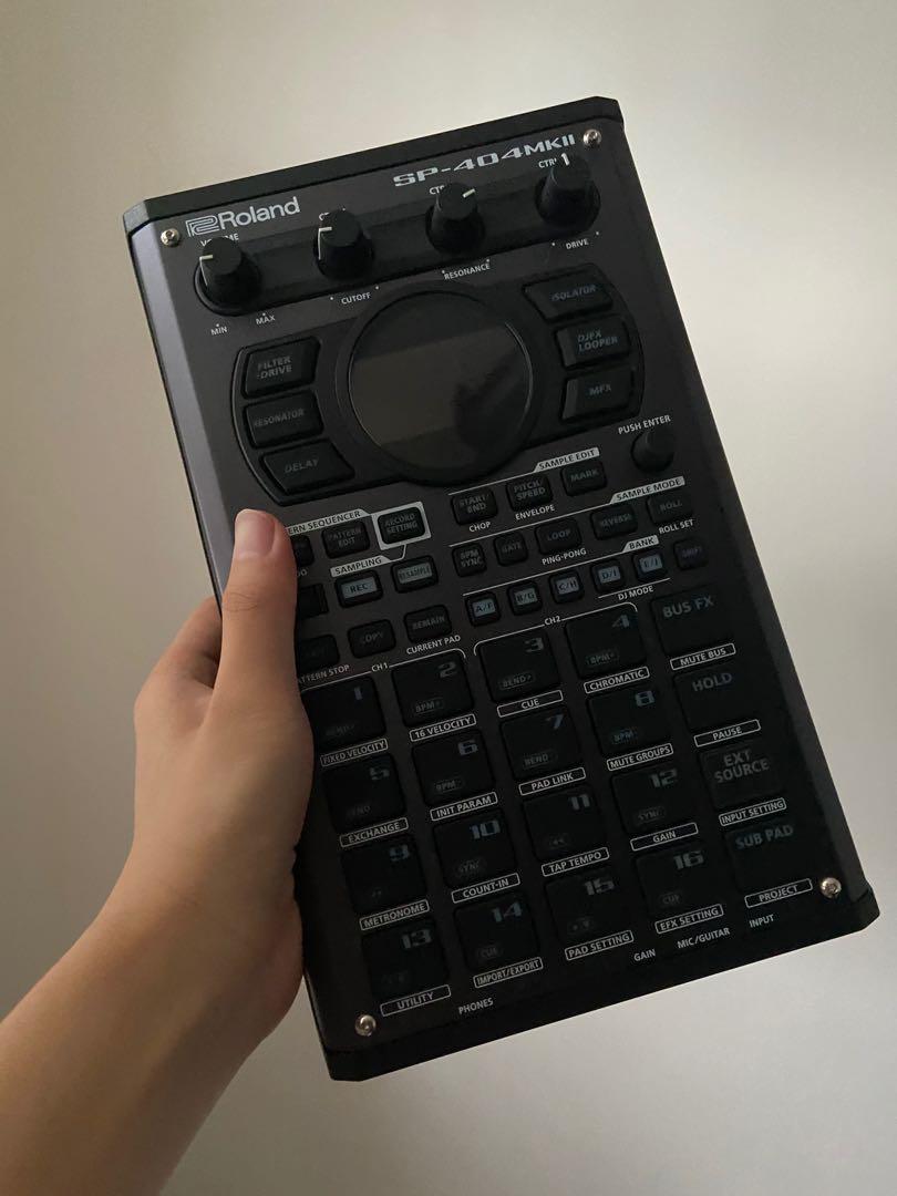 Roland SP-404 MKII 採樣機, 興趣及遊戲, 音樂、樂器& 配件, 樂器