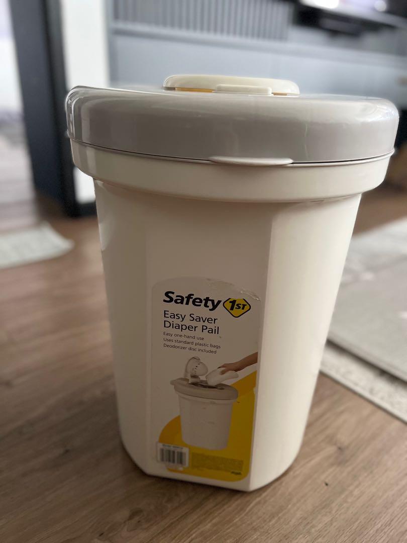 Safety 1st Diaper Pail, Babies & Kids, Bathing & Changing, Diapers