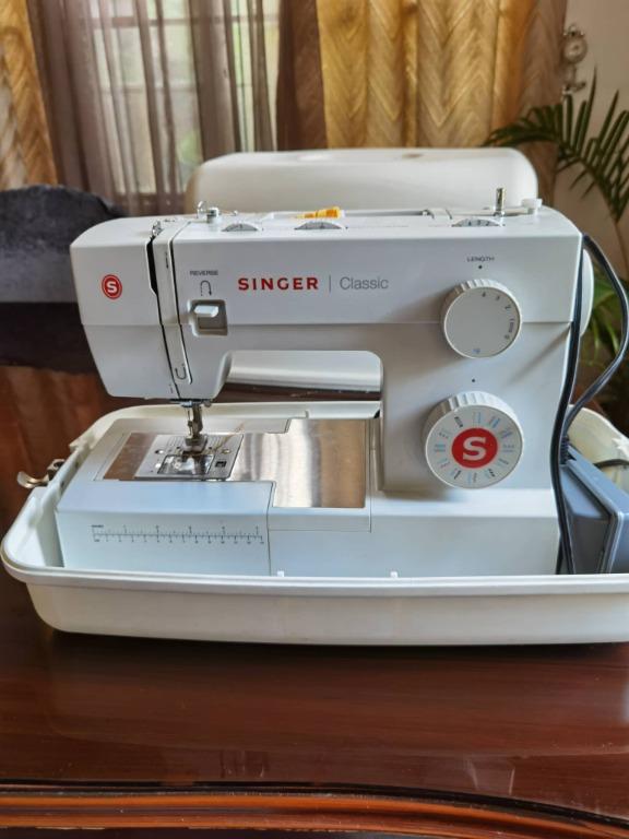 Singer 44S Heavy Duty Sewing Machine, TV & Home Appliances, Other Home