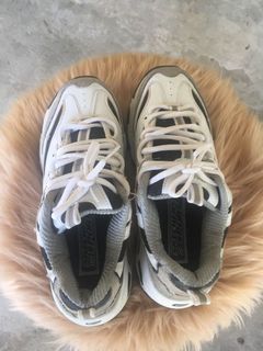 (Category: ) located in . Submitted by preloved_bypeachy (Listing ID 1165558819, Image 1). Description: .