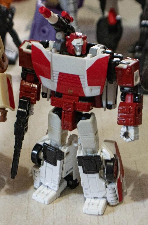 Transformers Siege Deluxe Class Red Alert (Custom Painted), Hobbies